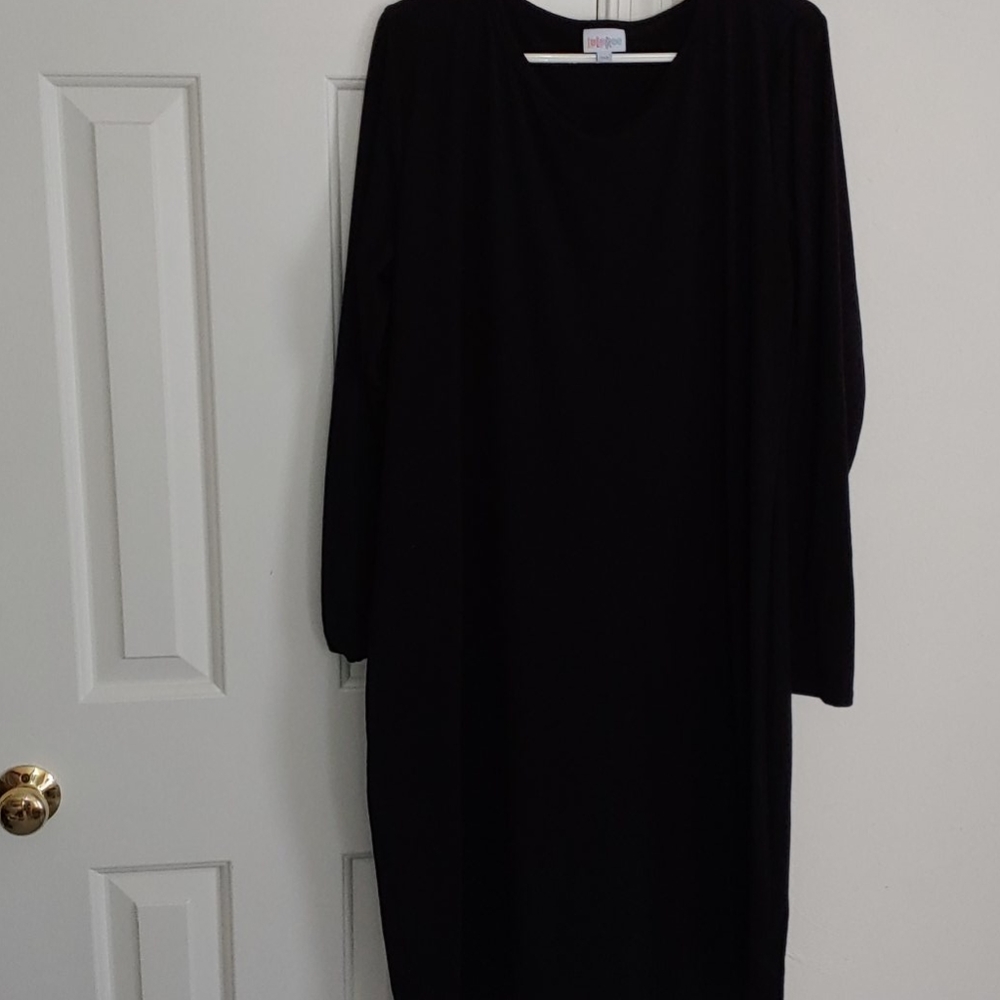 Long sleeve stretchy knee length dress